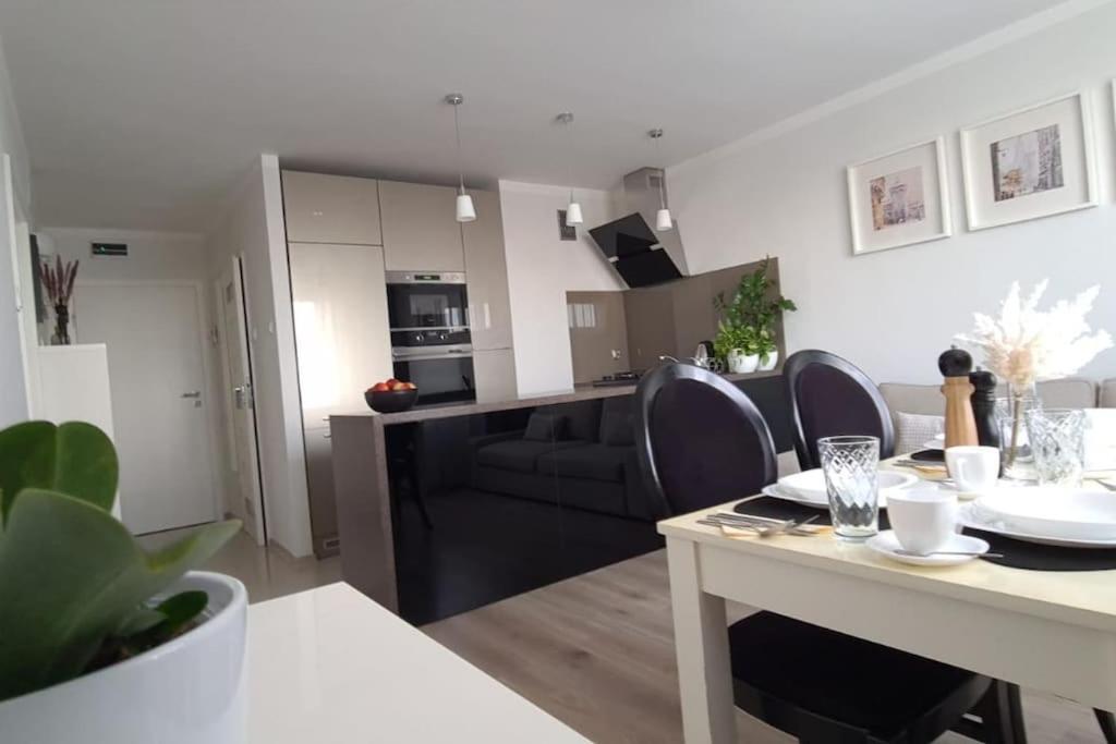 Apartment Uroczy, Jasny Apartament Oraz Bezplatny Parking!