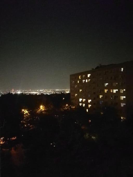 Uroczy, Jasny Apartament Oraz Bezplatny Parking! *