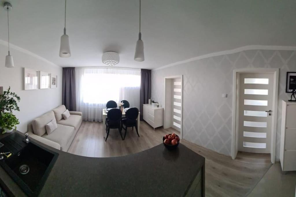 Uroczy, Jasny Apartament Oraz Bezplatny Parking! *